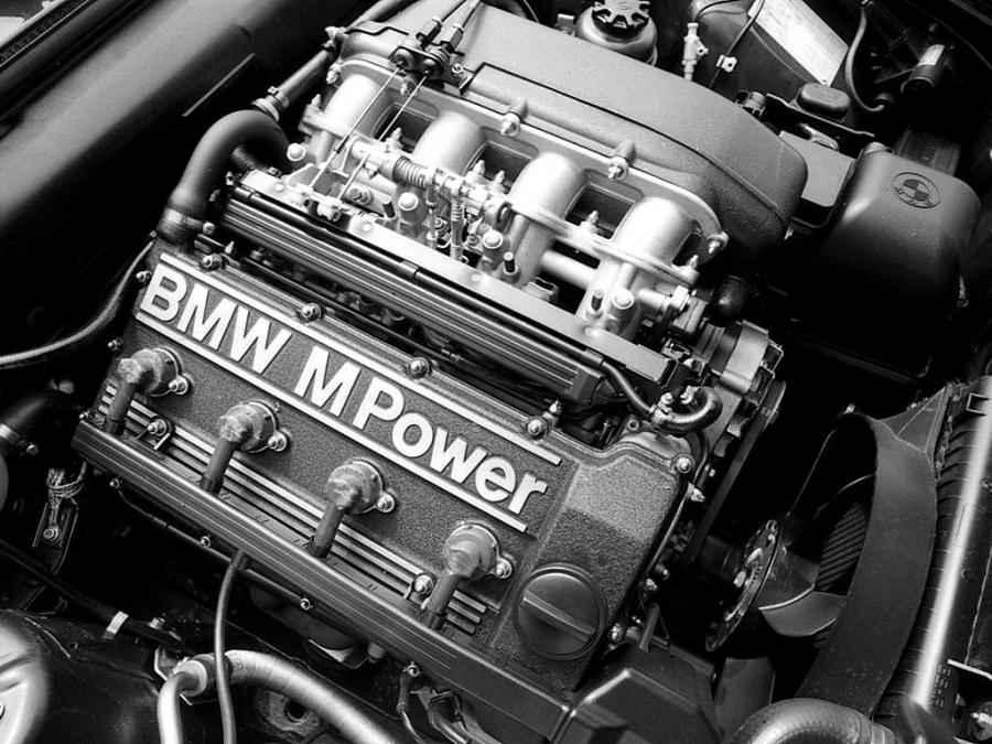 Моторный отсек BMW M3 Coupe (E30) 1987 года  (NA) (фото 27 из 38)